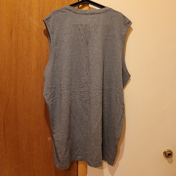 Grey tank top - Picture 2 of 3